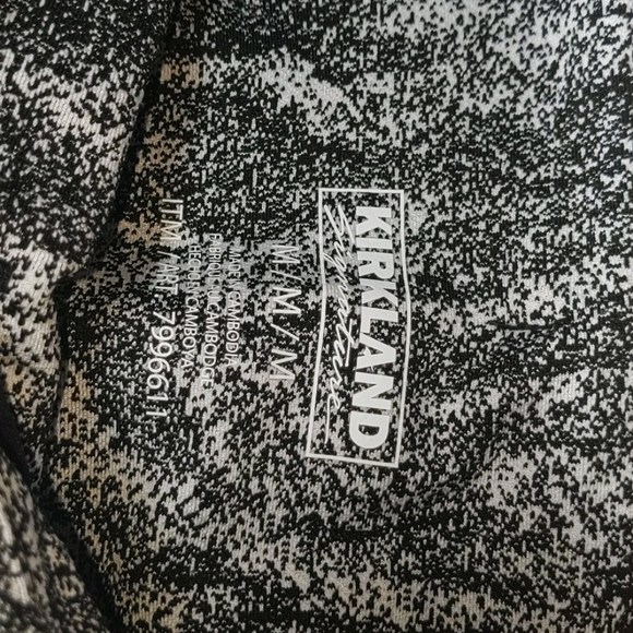 Kirkland Signature 85%polyester 15%spandex legging - Picture 7 of 8